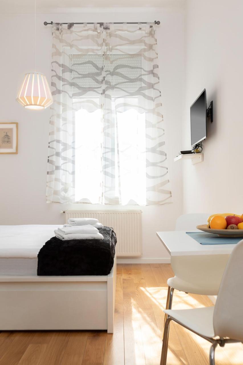 Modern Studio Near Park Zrinjevac And Main Square 萨格勒布 外观 照片